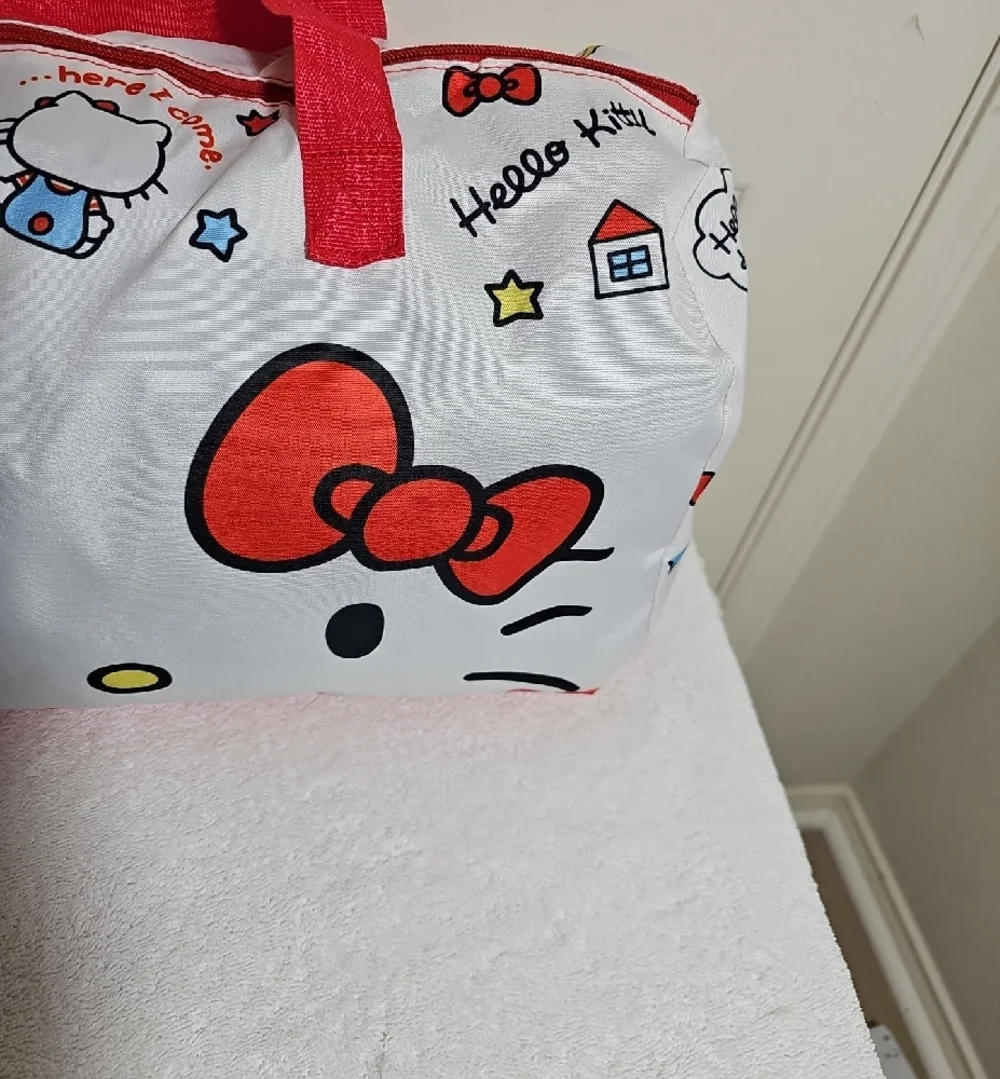 New Sanrio Genuine 2 Pcs Hello Kitty Foldable Duffle Bag and Pouch - Picture 9 of 13